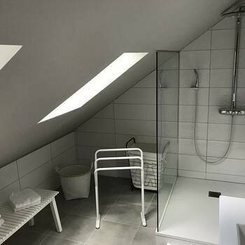 Réalisation de plusieurs salles de bains pour chambres d''hôtes à Hénon